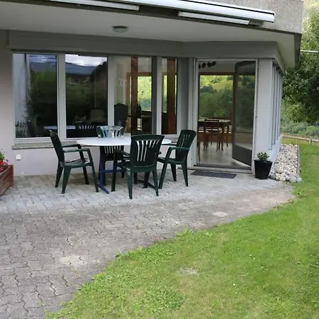 Fuer 5 Personen In Cumpadials, Inmitten Der Surselva *