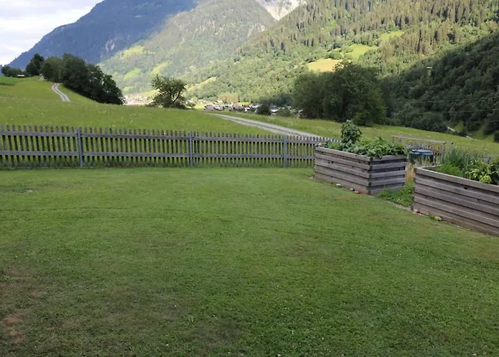 Fuer 5 Personen In Cumpadials, Inmitten Der Surselva Daire Sumvitg