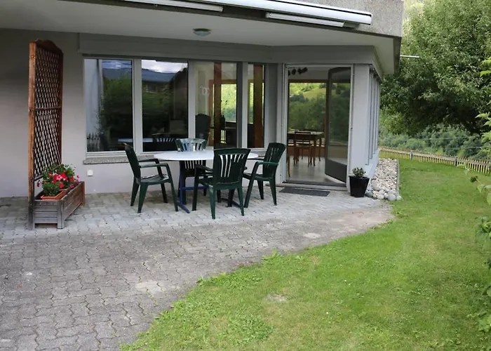 Fuer 5 Personen In Cumpadials, Inmitten Der Surselva *