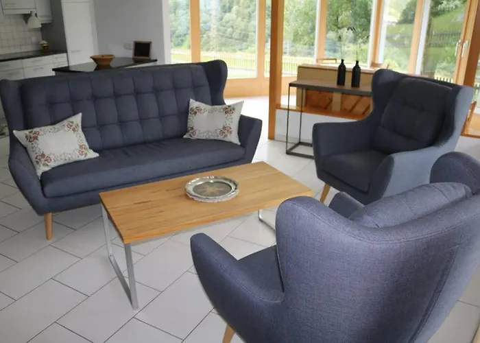 Fuer 5 Personen In Cumpadials, Inmitten Der Surselva